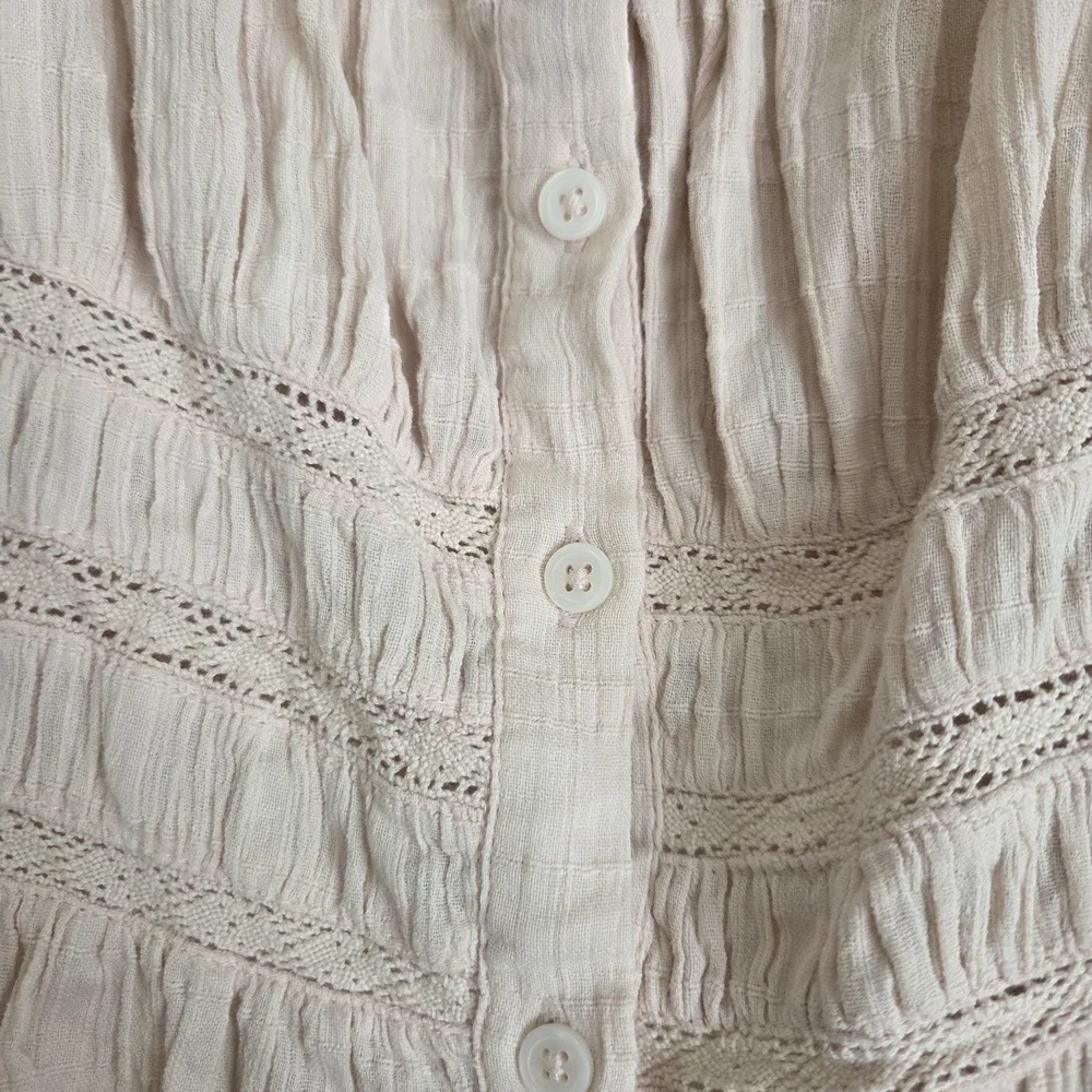 AE Ruched Flutter Sleeve Blouse - Picture 8 of 14